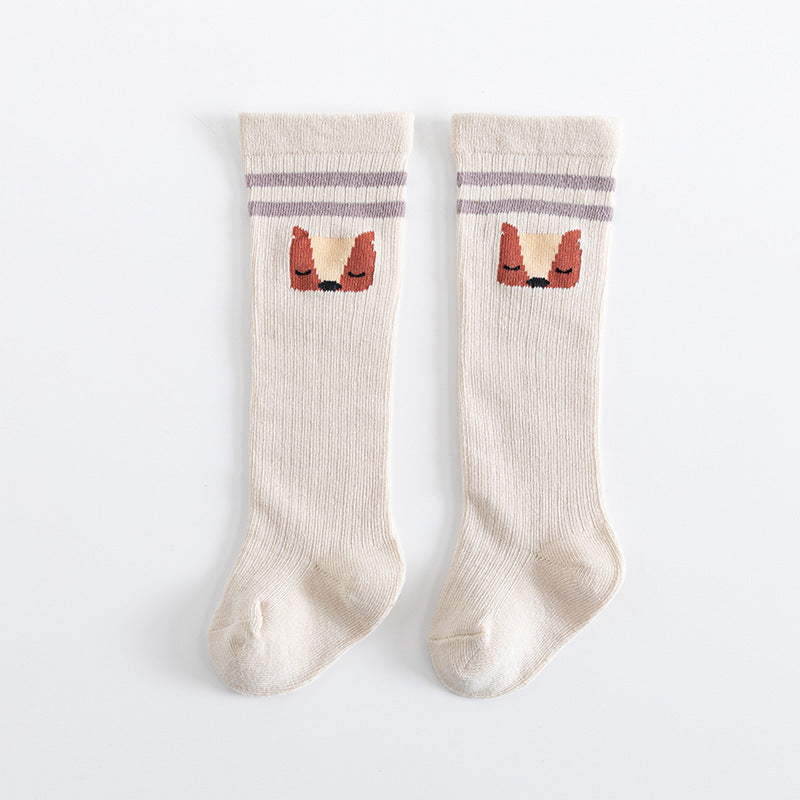 Apricot color combed cotton baby socks with cartoon-knit detail – breathable and soft – beekaaboo.com