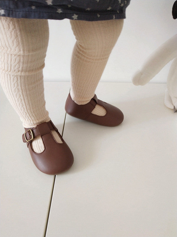 Chic brown toddler princess shoes with high upper support and soft sole. Ideal for special occasions – beekaaboo.com
