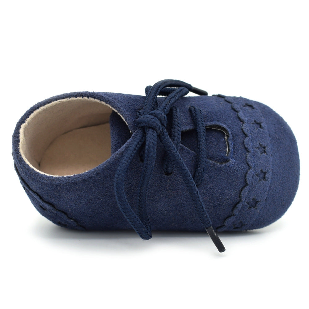 Dark blue baby shoes for 0–12 months with soft, non-slip sole. Perfect for early steps – beekaaboo.com