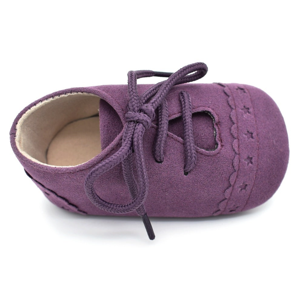 Dark purple lace-up baby shoes with soft sole. A bold and charming look for toddlers – beekaaboo.com