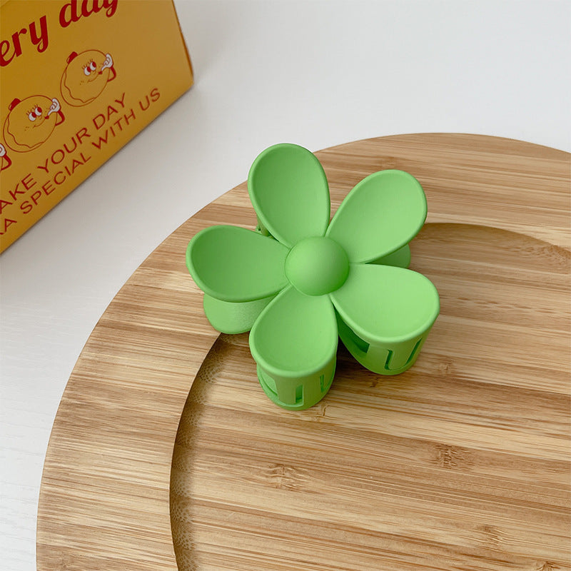 Matte frosted flower hair clip in Green Big – soft resin claw clip for girls and women – beekaaboo.com