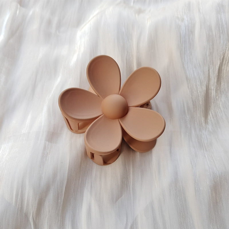 Matte frosted flower hair clip in Khaki Big – soft resin claw clip for girls and women – beekaaboo.com