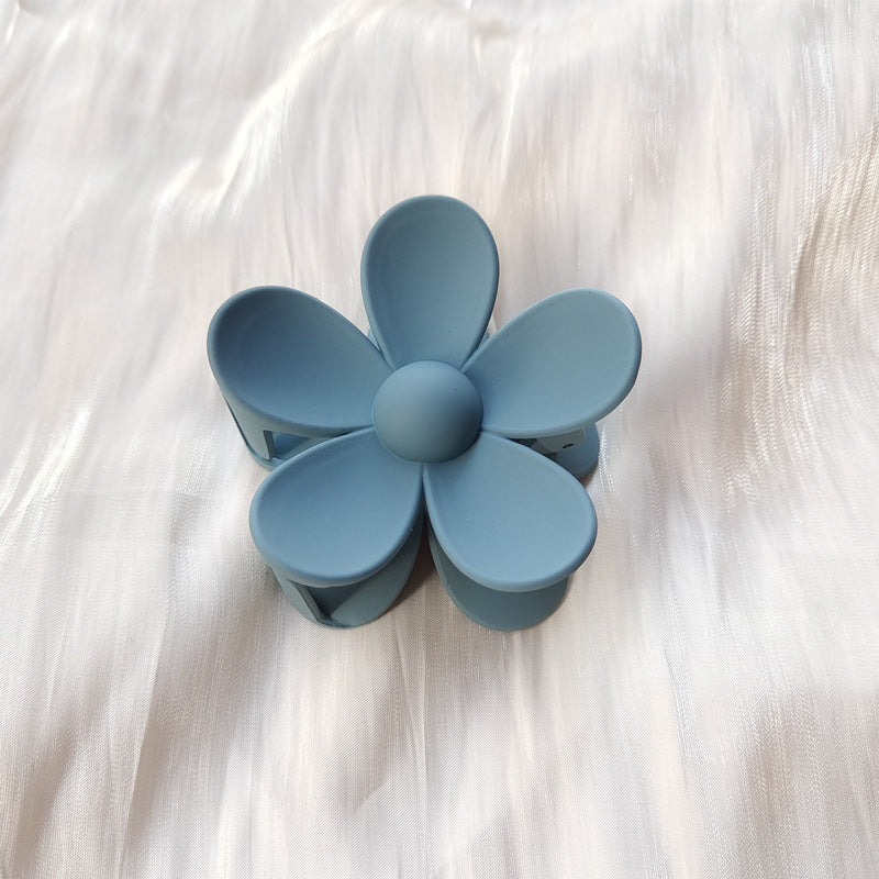 Matte frosted flower hair clip in Light Blue Big– soft resin claw clip for girls and women – beekaaboo.com