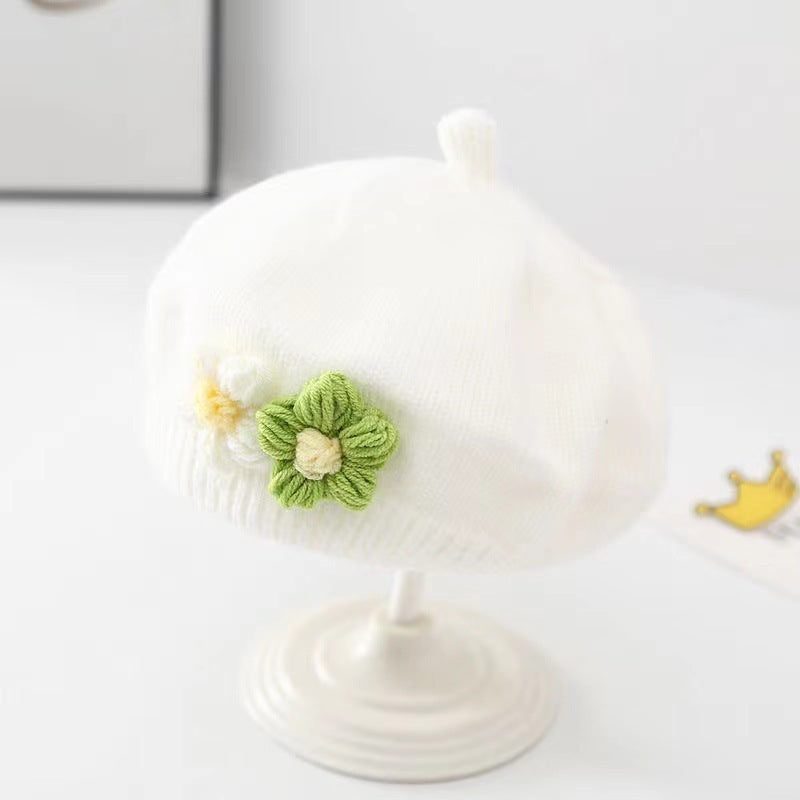 White knitted baby girl beret with double flower detail – soft and cozy – beekaaboo.com