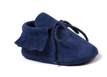 Deep blue lace-up moccasins perfect for little adventurers – beekaaboo.com