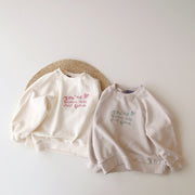 Benvita och greige sweatshirts med broderad text och hjärtan