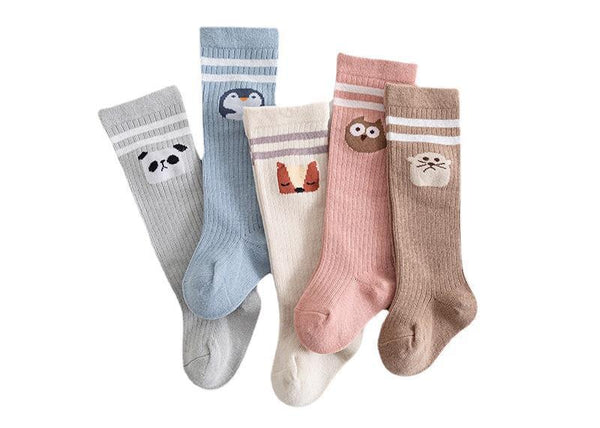 Combed cotton baby socks in all 5 colors – apricot, blue, coffee, grey, pink – over-the-knee design – beekaaboo.com