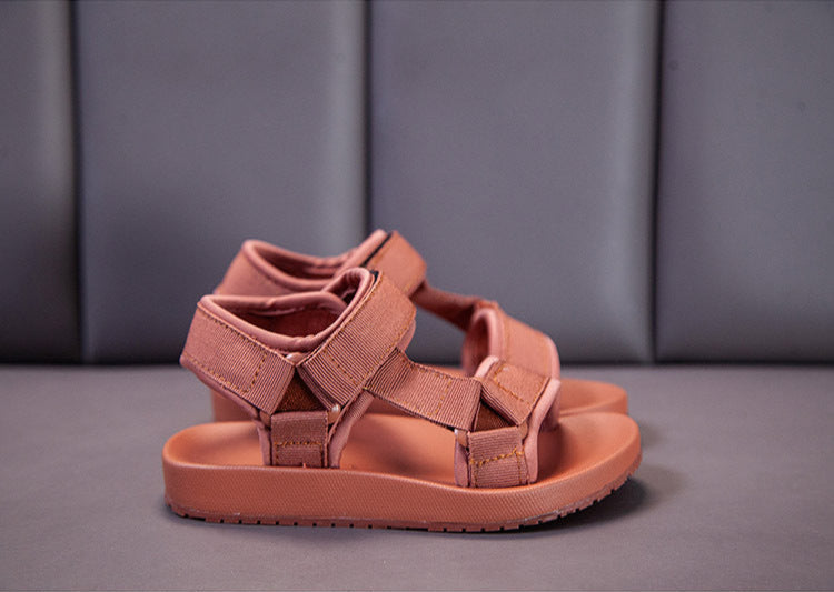 Chocolate brown kids summer sandals in breathable PU leather – beekaaboo.com
