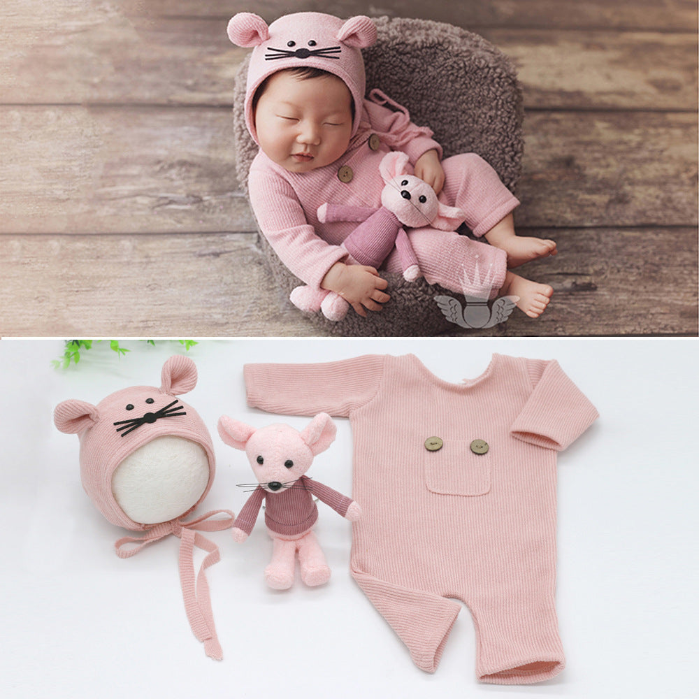 Pink newborn outfit with matching doll and mouse – adorable 3-piece knitted baby set – beekaaboo.com