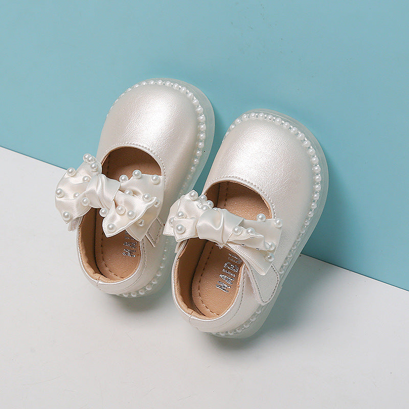 Beige leather baby walking shoes with soft soles and anti-slip bottom – beekaaboo.com