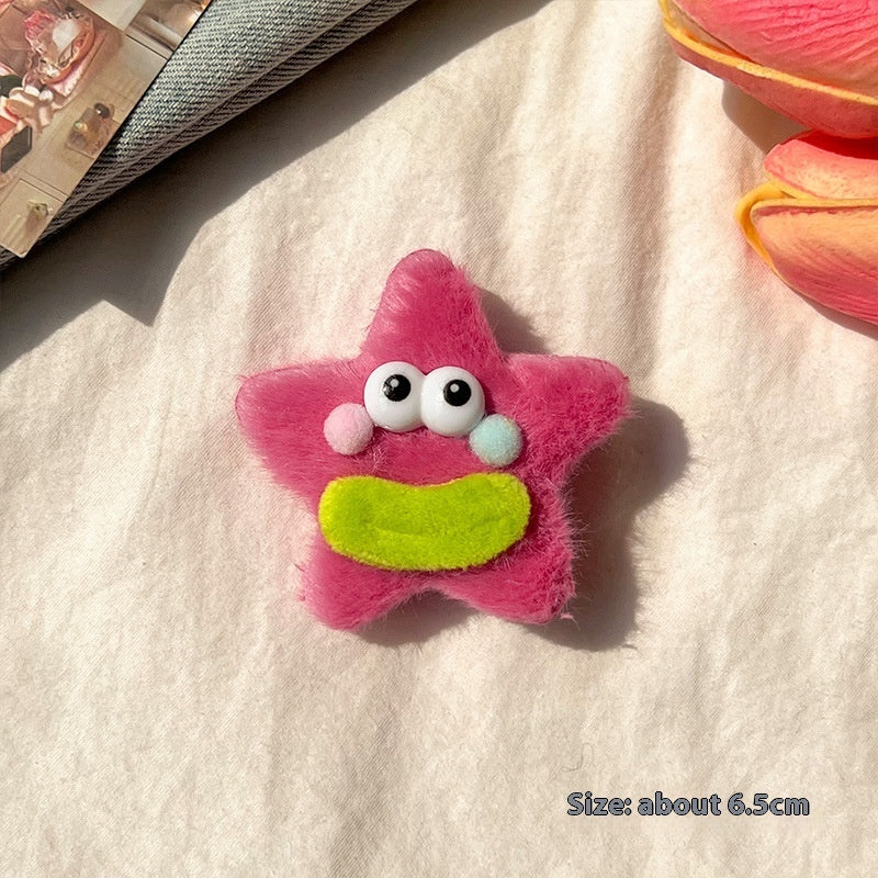 Rose red plush duckbill clip shaped like a star – perfect for playful looks – beekaaboo.com