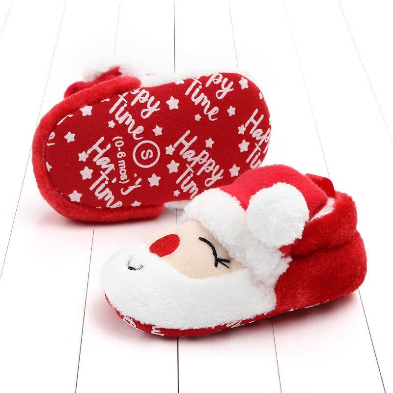 Non-slip soft sole close-up – coral fleece baby booties – beekaaboo.com