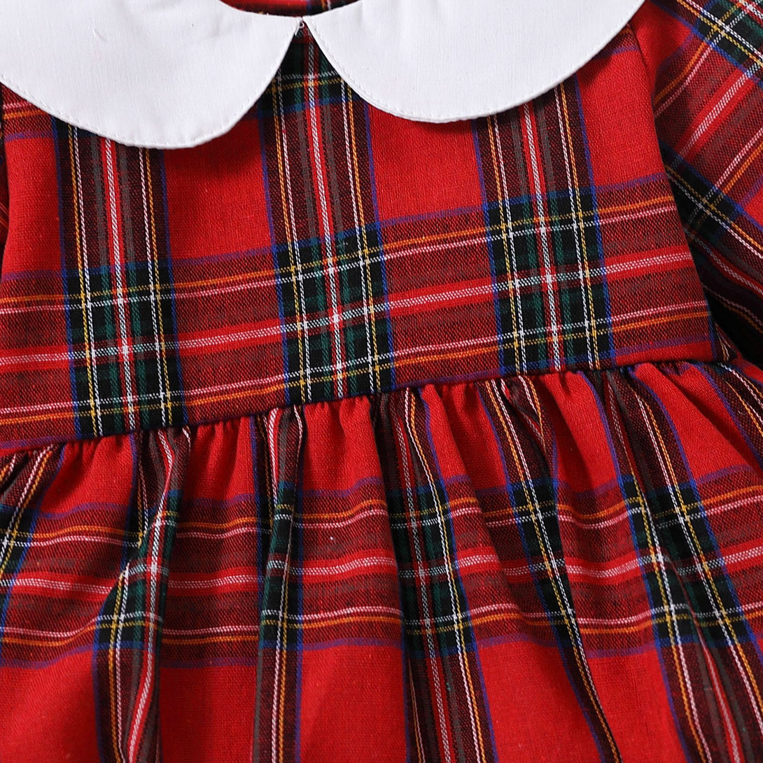 White contrast collar detail on the red plaid baby romper – beekaaboo.com