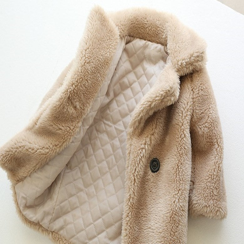 Kids Faux Fur Coat in Beige – Cozy Winter Jacket – beekaaboo.com