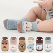 Soft animal grip socks for babies with anti-slip sole and neutral Scandinavian style | beekaaboo.com